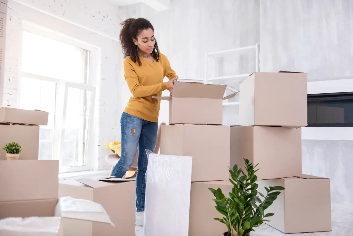 Backstage Signals That Help Investors Read Tenant Expectations Before Move-In